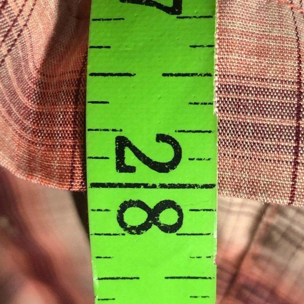 Mens Pink & Tan Short Sleeve Shirt. Size Medium. - Picture 4 of 6